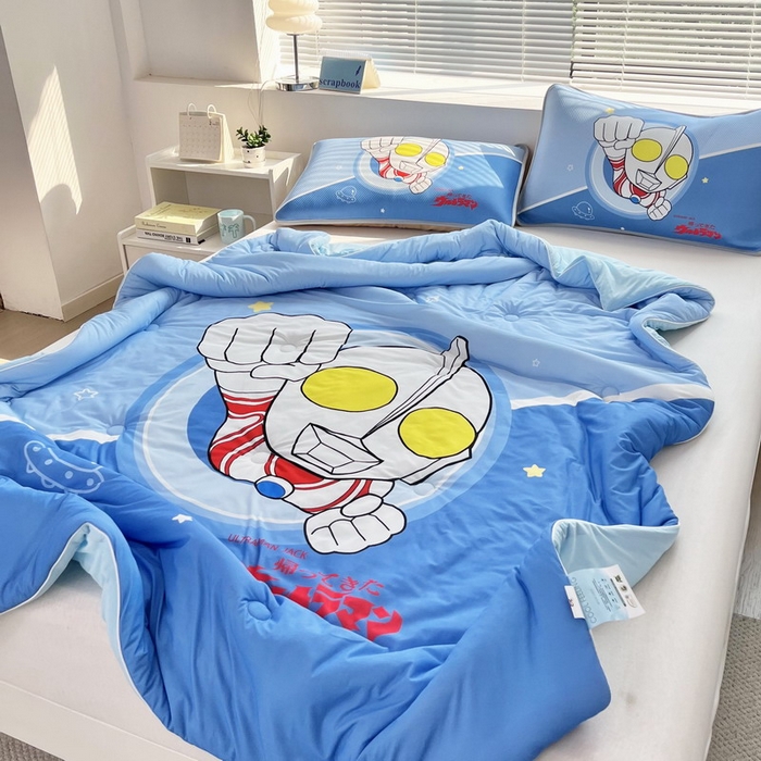 91家纺网 家纺一手货源 找家纺 蘭菲家纺 2025新款凉感丝奥特曼印花夏被 冠军