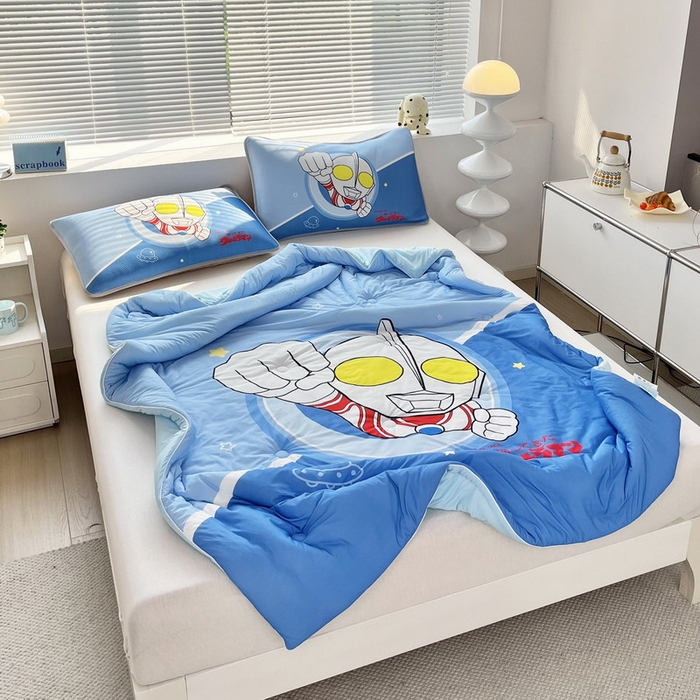 91家纺网 家纺一手货源 找家纺 蘭菲家纺 2025新款凉感丝奥特曼印花夏被 冠军