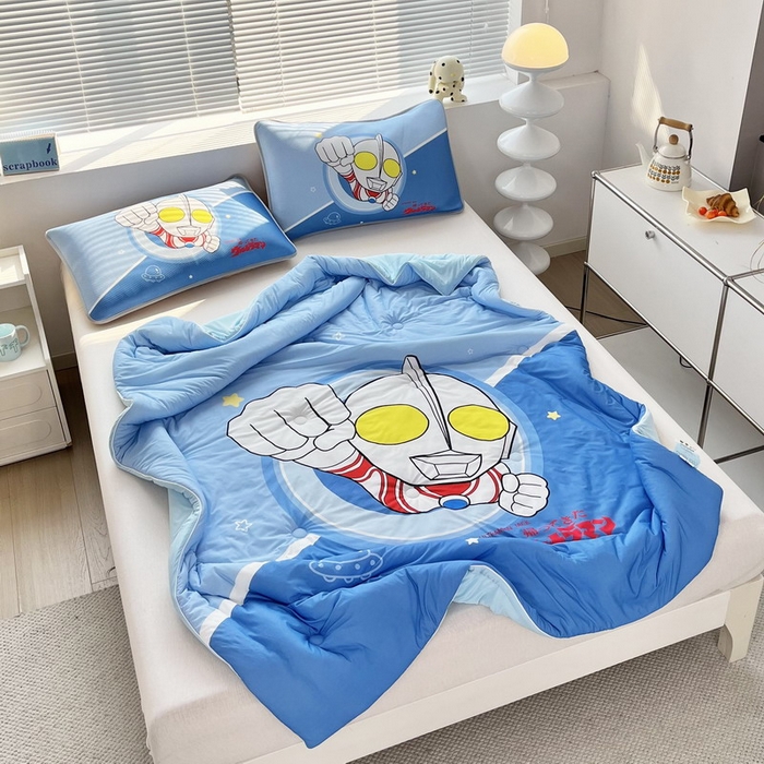 91家纺网 家纺一手货源 找家纺 蘭菲家纺 2025新款凉感丝奥特曼印花夏被 冠军