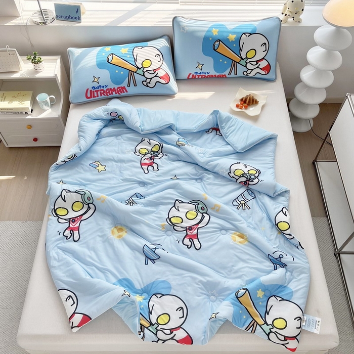 91家纺网 家纺一手货源 找家纺 蘭菲家纺 2025新款凉感丝奥特曼印花夏被 科学家