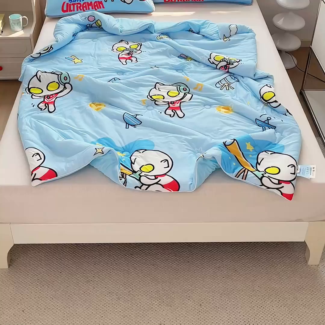 91家纺网 家纺一手货源 找家纺 蘭菲家纺 2025新款凉感丝奥特曼印花夏被 科学家