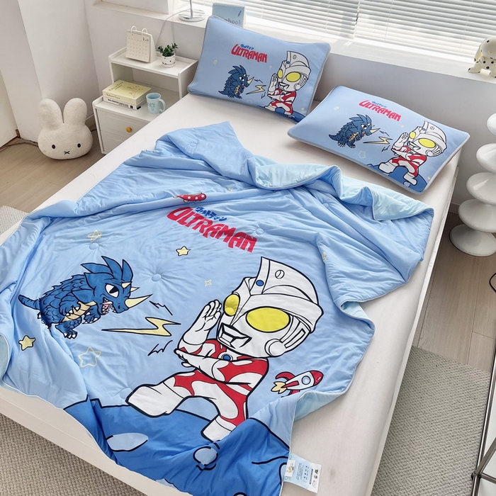 91家纺网 家纺一手货源 找家纺 蘭菲家纺 2025新款凉感丝奥特曼印花夏被 闪电