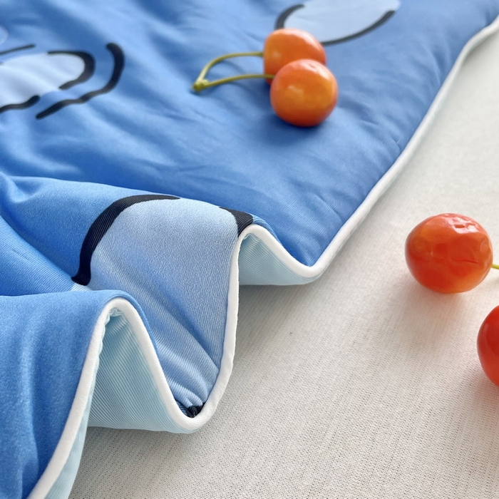 91家纺网 家纺一手货源 找家纺 蘭菲家纺 2025新款凉感丝奥特曼印花夏被 闪电