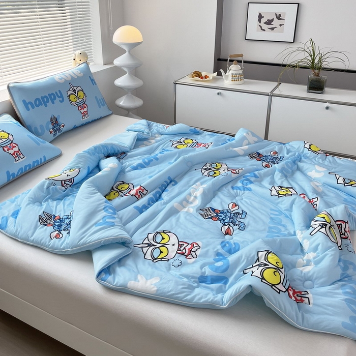 91家纺网 家纺一手货源 找家纺 蘭菲家纺 2025新款凉感丝奥特曼印花夏被 上学