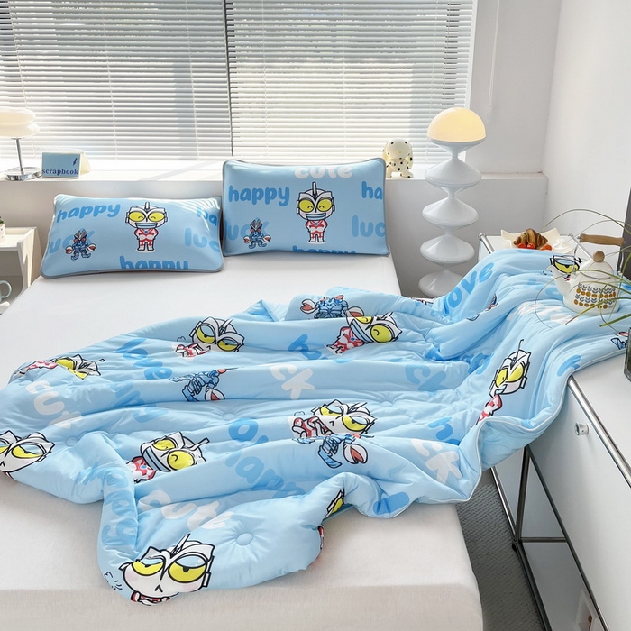 91家纺网 家纺一手货源 找家纺 蘭菲家纺 2025新款凉感丝奥特曼印花夏被 上学