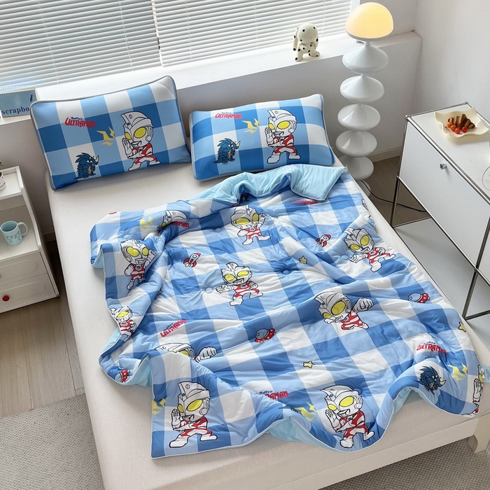 91家纺网 家纺一手货源 找家纺 蘭菲家纺 2025新款凉感丝奥特曼印花夏被 随影