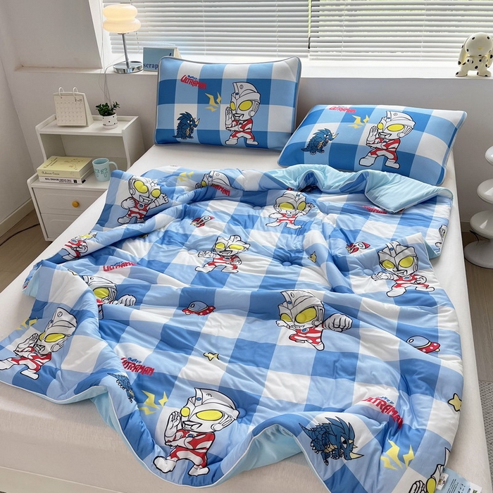 91家纺网 家纺一手货源 找家纺 蘭菲家纺 2025新款凉感丝奥特曼印花夏被 随影