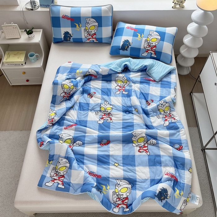 91家纺网 家纺一手货源 找家纺 蘭菲家纺 2025新款凉感丝奥特曼印花夏被 随影