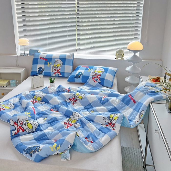 91家纺网 家纺一手货源 找家纺 蘭菲家纺 2025新款凉感丝奥特曼印花夏被 随影