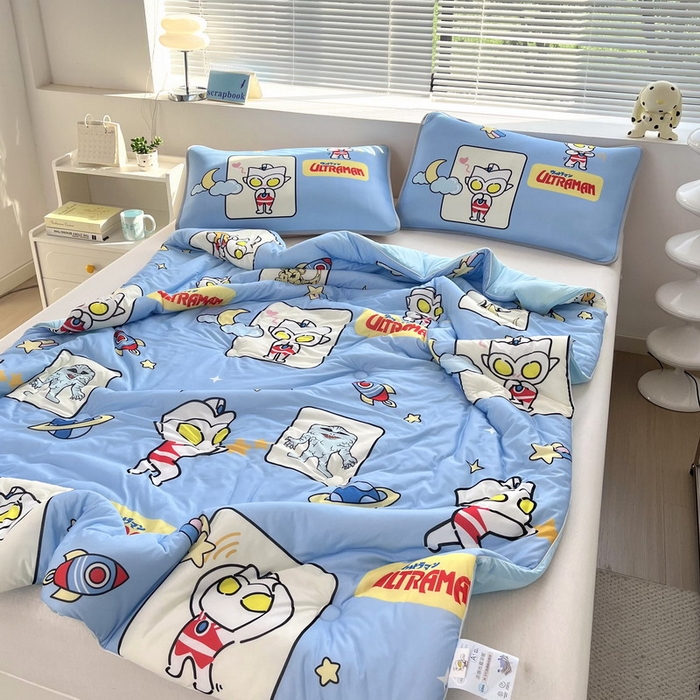 91家纺网 家纺一手货源 找家纺 蘭菲家纺 2025新款凉感丝奥特曼印花夏被 太空游