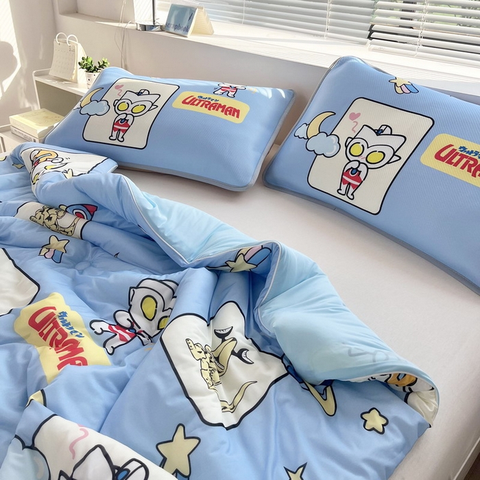 91家纺网 家纺一手货源 找家纺 蘭菲家纺 2025新款凉感丝奥特曼印花夏被 太空游