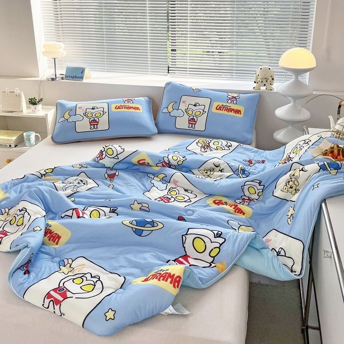 91家纺网 家纺一手货源 找家纺 蘭菲家纺 2025新款凉感丝奥特曼印花夏被 太空游