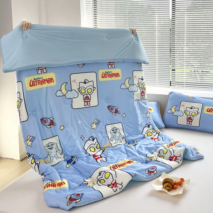 91家纺网 家纺一手货源 找家纺 蘭菲家纺 2025新款凉感丝奥特曼印花夏被 太空游