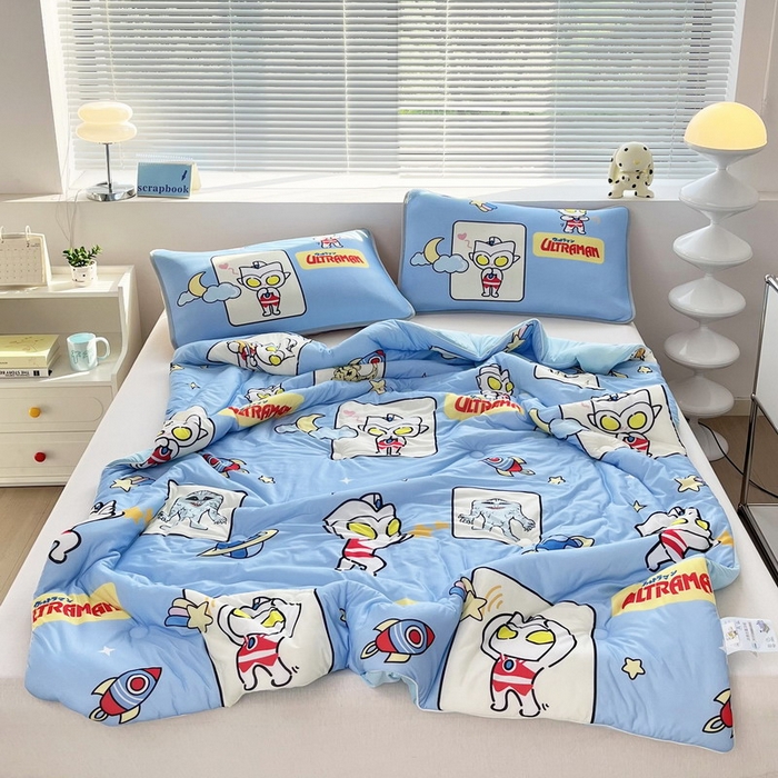 91家纺网 家纺一手货源 找家纺 蘭菲家纺 2025新款凉感丝奥特曼印花夏被 太空游