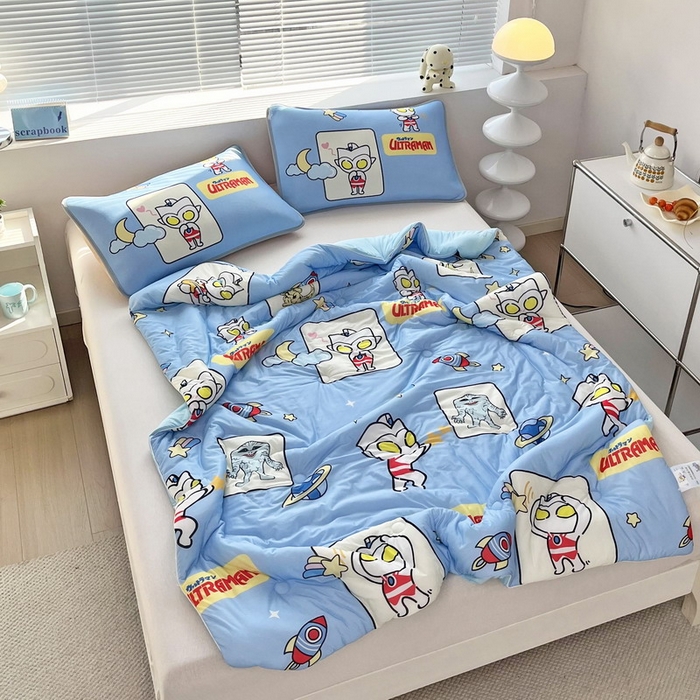 91家纺网 家纺一手货源 找家纺 蘭菲家纺 2025新款凉感丝奥特曼印花夏被 太空游