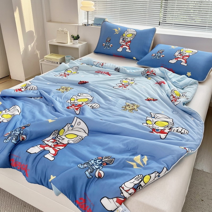 91家纺网 家纺一手货源 找家纺 蘭菲家纺 2025新款凉感丝奥特曼印花夏被 小虎队