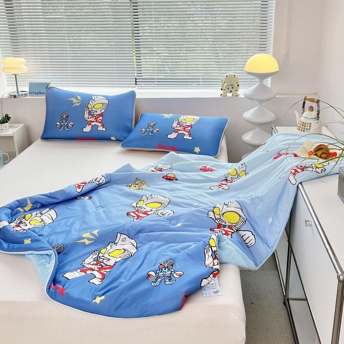 91家纺网 家纺一手货源 找家纺 蘭菲家纺 2025新款凉感丝奥特曼印花夏被 小虎队