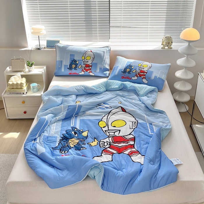 91家纺网 家纺一手货源 找家纺 蘭菲家纺 2025新款凉感丝奥特曼印花夏被 勇士