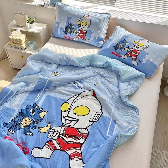 91家纺网 家纺一手货源 找家纺 蘭菲家纺 2025新款凉感丝奥特曼印花夏被 勇士