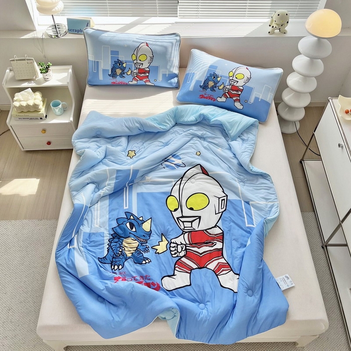 91家纺网 家纺一手货源 找家纺 蘭菲家纺 2025新款凉感丝奥特曼印花夏被 勇士