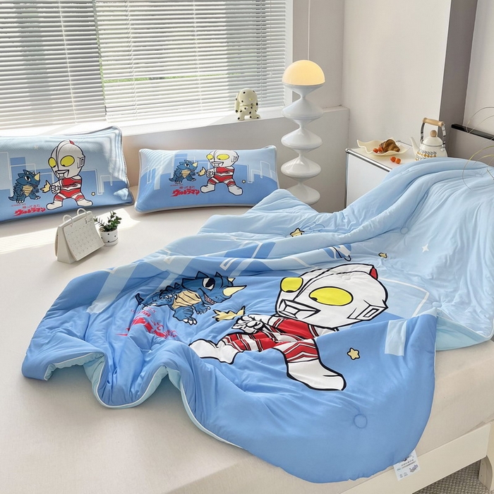 91家纺网 家纺一手货源 找家纺 蘭菲家纺 2025新款凉感丝奥特曼印花夏被 勇士