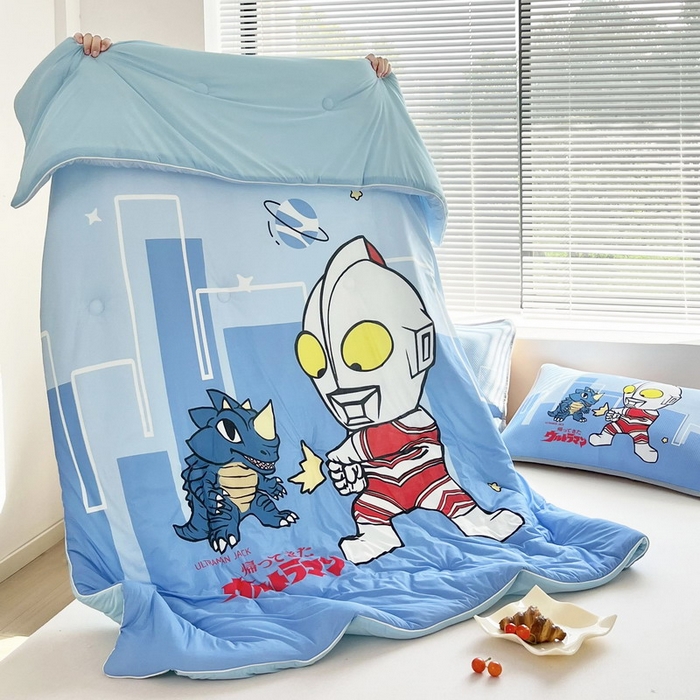 91家纺网 家纺一手货源 找家纺 蘭菲家纺 2025新款凉感丝奥特曼印花夏被 勇士