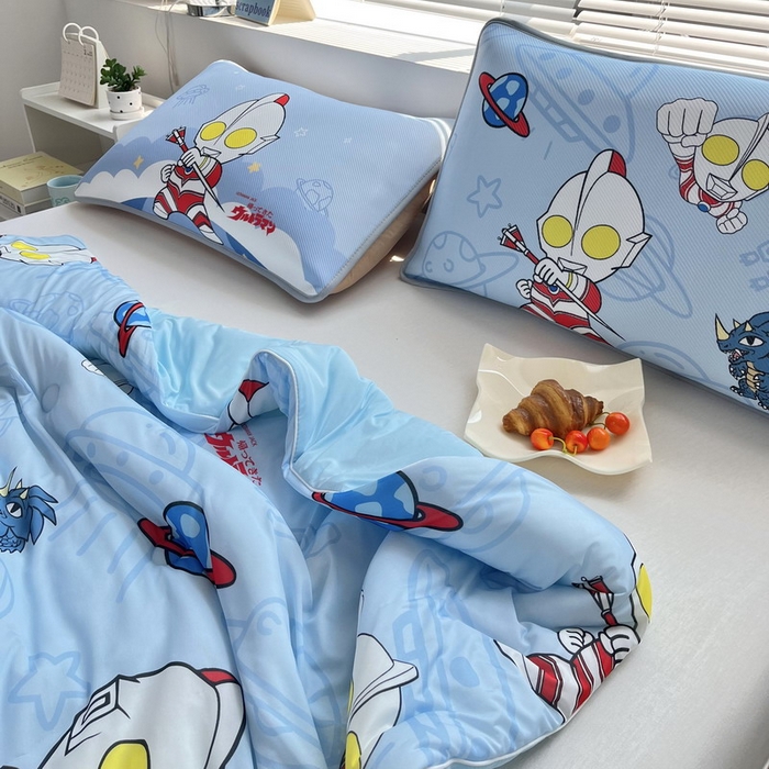 91家纺网 家纺一手货源 找家纺 蘭菲家纺 2025新款凉感丝奥特曼印花夏被 宇宙飞人