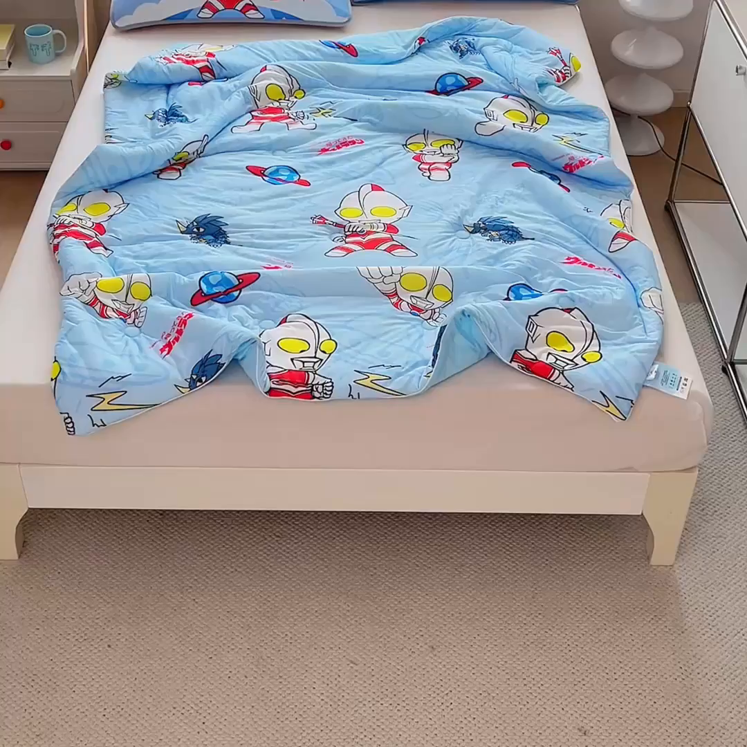 91家纺网 家纺一手货源 找家纺 蘭菲家纺 2025新款凉感丝奥特曼印花夏被 宇宙飞人