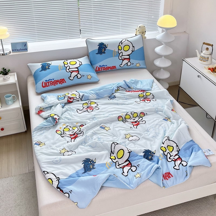 91家纺网 家纺一手货源 找家纺 蘭菲家纺 2025新款凉感丝奥特曼印花夏被 运动员