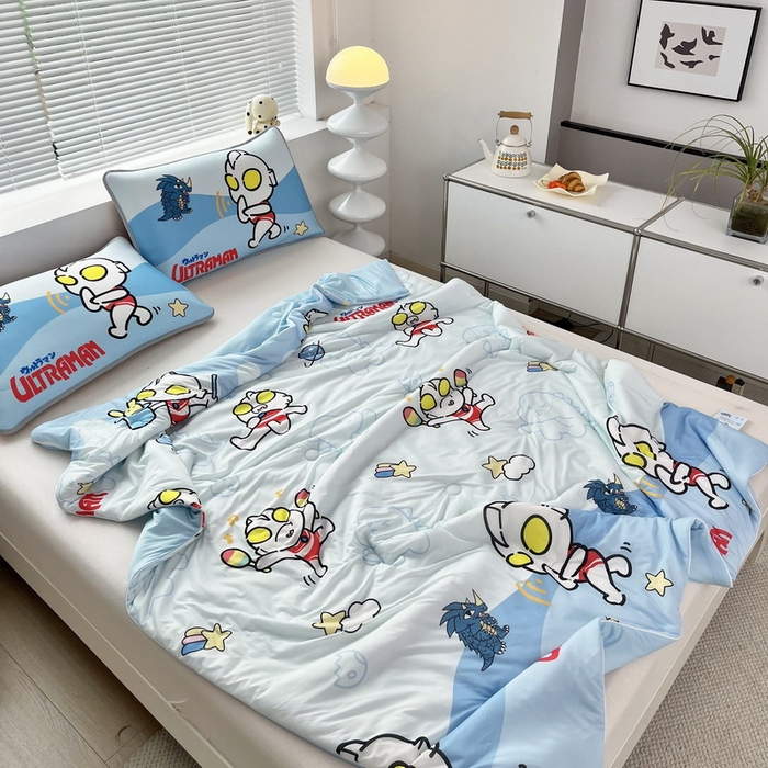 91家纺网 家纺一手货源 找家纺 蘭菲家纺 2025新款凉感丝奥特曼印花夏被 运动员