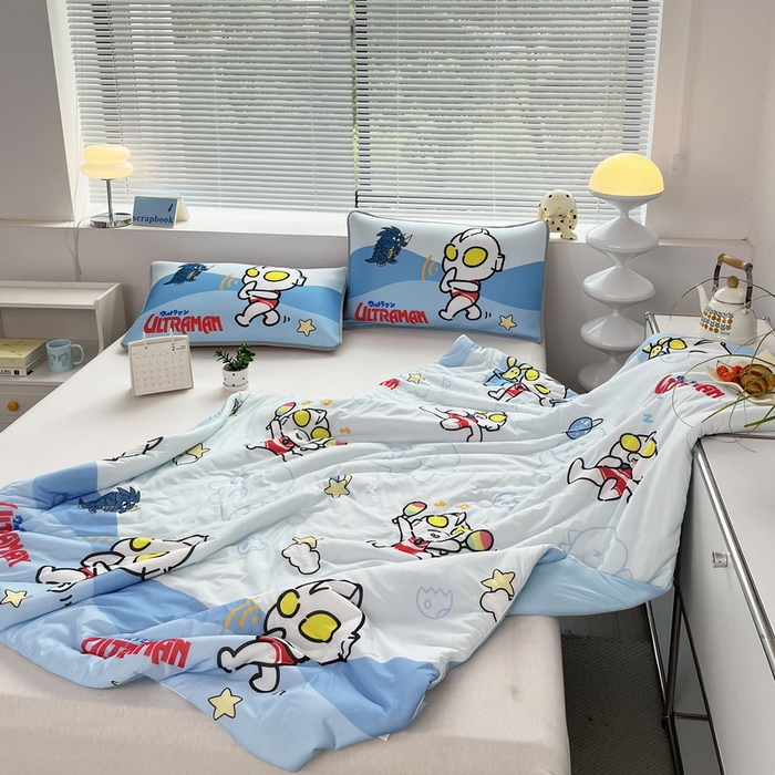 91家纺网 家纺一手货源 找家纺 蘭菲家纺 2025新款凉感丝奥特曼印花夏被 运动员