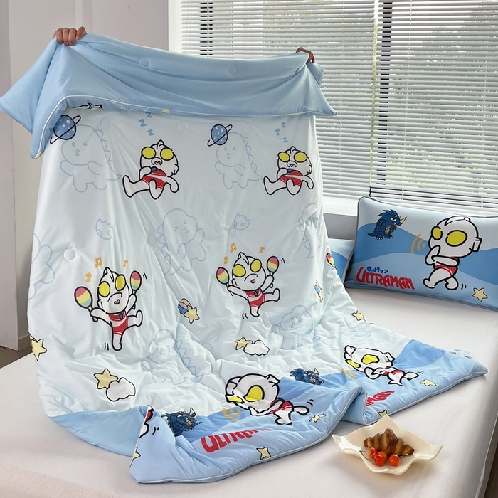 91家纺网 家纺一手货源 找家纺 蘭菲家纺 2025新款凉感丝奥特曼印花夏被 运动员