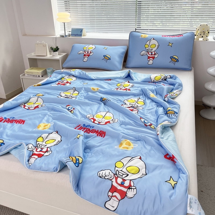 91家纺网 家纺一手货源 找家纺 蘭菲家纺 2025新款凉感丝奥特曼印花夏被 追风