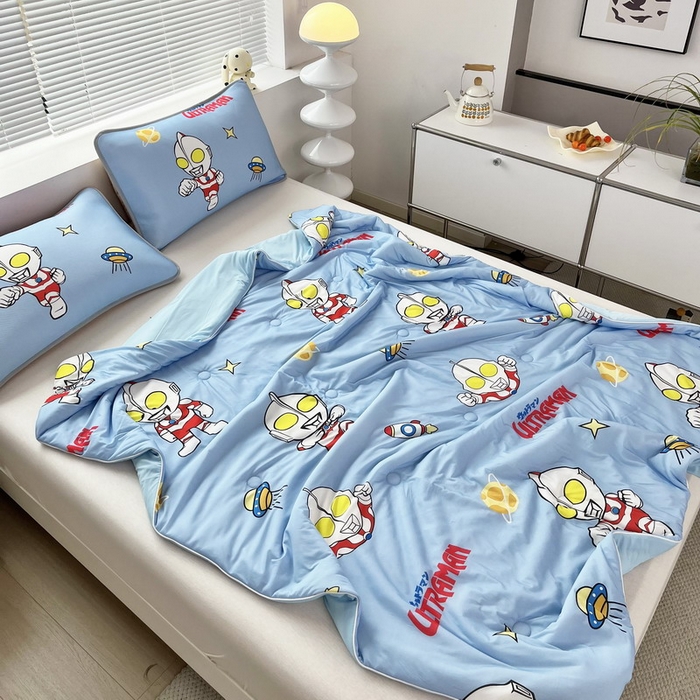 91家纺网 家纺一手货源 找家纺 蘭菲家纺 2025新款凉感丝奥特曼印花夏被 追风