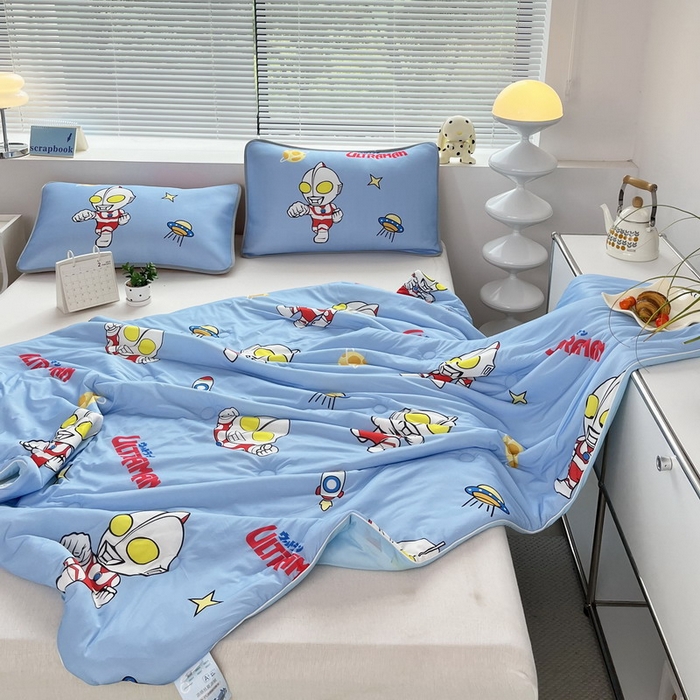 91家纺网 家纺一手货源 找家纺 蘭菲家纺 2025新款凉感丝奥特曼印花夏被 追风