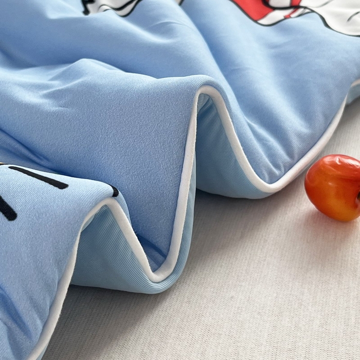 91家纺网 家纺一手货源 找家纺 蘭菲家纺 2025新款凉感丝奥特曼印花夏被 追风