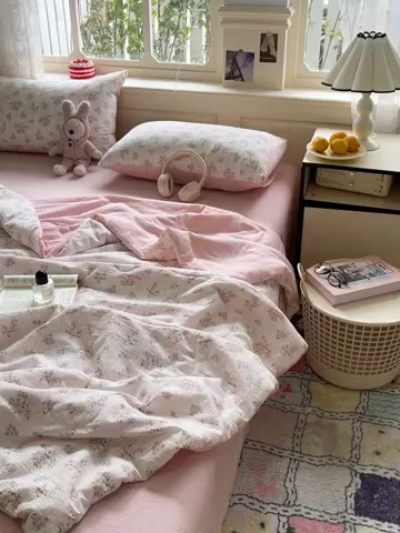 91家纺网 家纺一手货源 找家纺 仟网汇 2025新款皱皱纱简单款夏被四件套 梦境