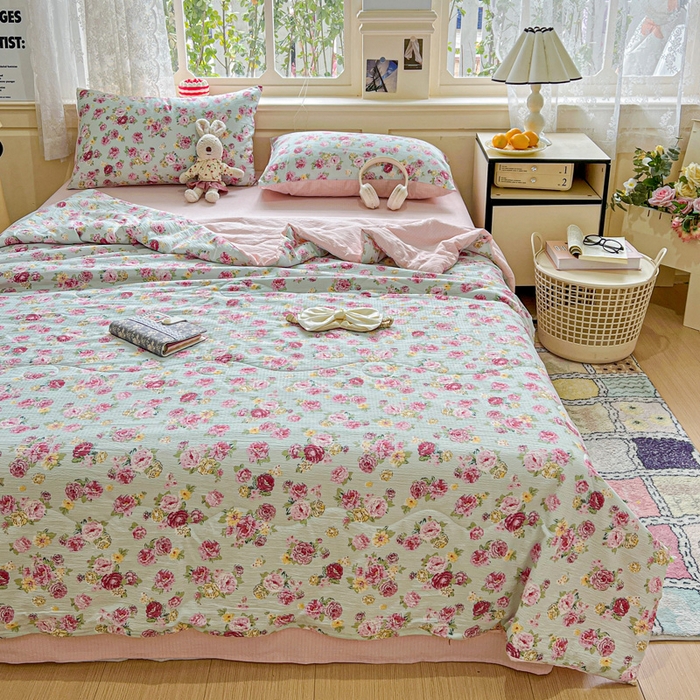 91家纺网 家纺一手货源 找家纺 仟网汇 2025新款皱皱纱简单款夏被四件套 玫瑰花园兰