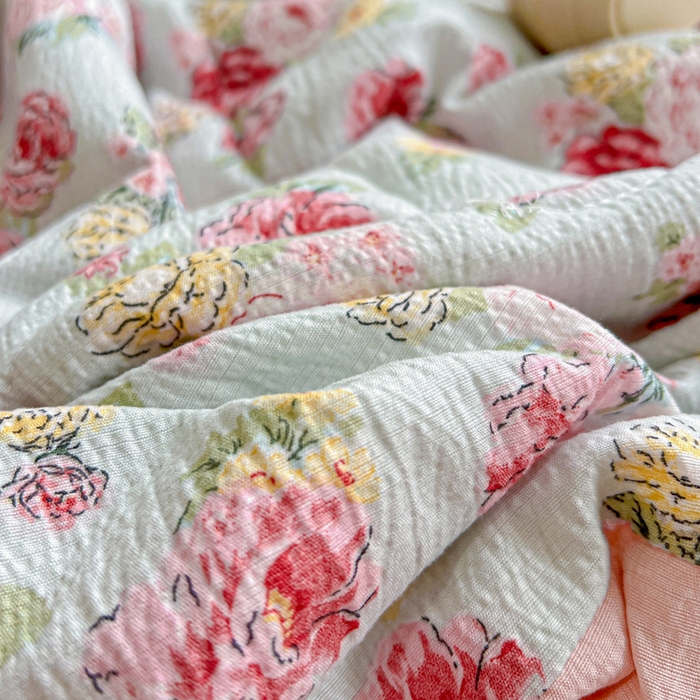 91家纺网 家纺一手货源 找家纺 仟网汇 2025新款皱皱纱简单款夏被四件套 玫瑰花园兰