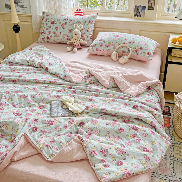 91家纺网 家纺一手货源 找家纺 仟网汇 2025新款皱皱纱简单款夏被四件套 玫瑰花园兰