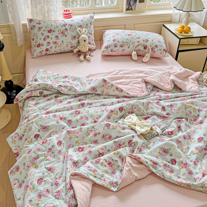 91家纺网 家纺一手货源 找家纺 仟网汇 2025新款皱皱纱简单款夏被四件套 玫瑰花园兰