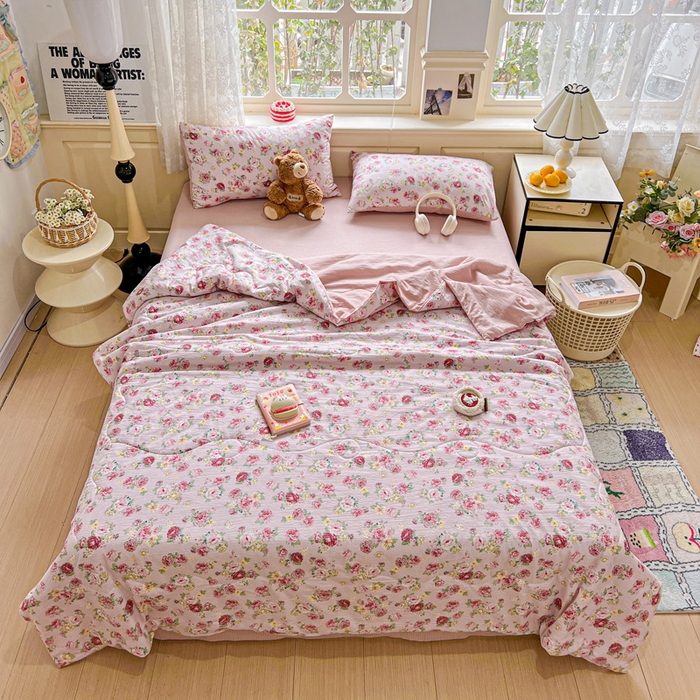 91家纺网 家纺一手货源 找家纺 仟网汇 2025新款皱皱纱简单款夏被四件套 玫瑰花园粉