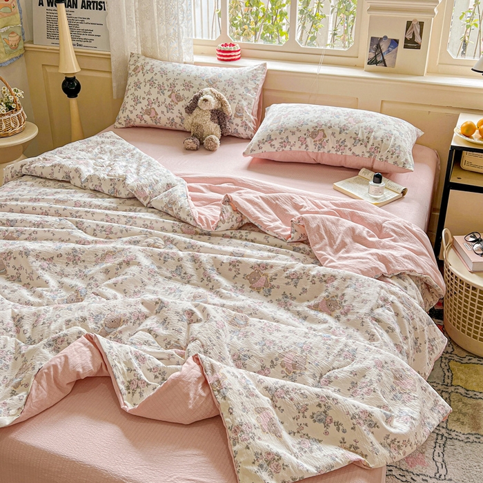 91家纺网 家纺一手货源 找家纺 仟网汇 2025新款皱皱纱简单款夏被四件套 花园里