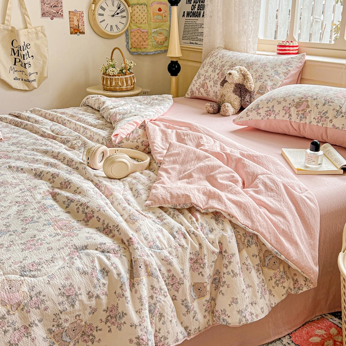 91家纺网 家纺一手货源 找家纺 仟网汇 2025新款皱皱纱简单款夏被四件套 花园里