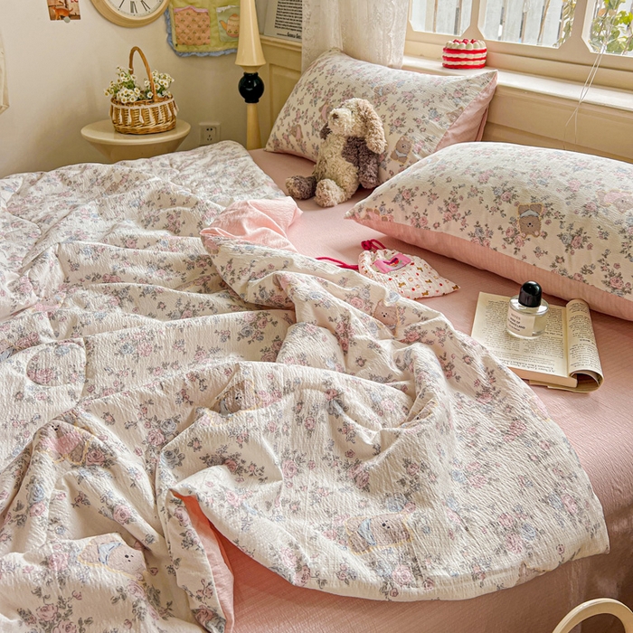 91家纺网 家纺一手货源 找家纺 仟网汇 2025新款皱皱纱简单款夏被四件套 花园里