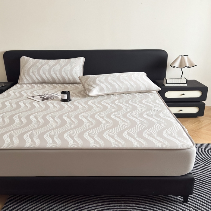 91家纺网 家纺一手货源 找家纺 九花鹿 2025新款A类PE凉感提花床笠款冰丝凉席软凉席可机洗可水洗 波纹（米灰）