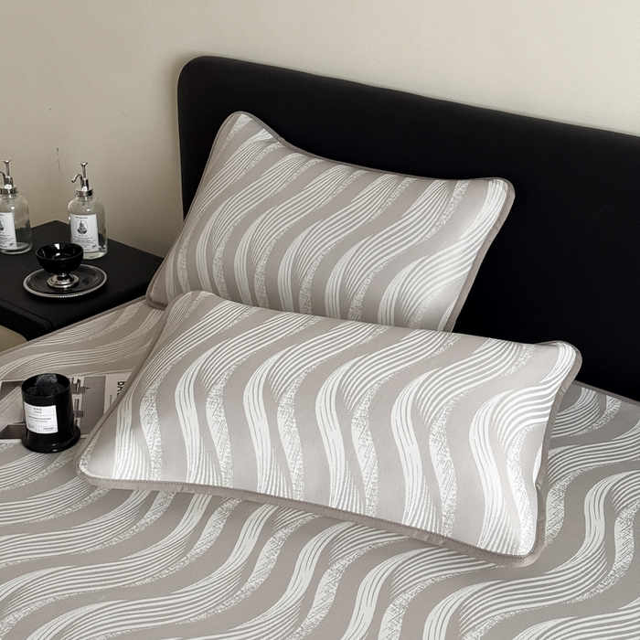 91家纺网 家纺一手货源 找家纺 九花鹿 2025新款A类PE凉感提花床笠款冰丝凉席软凉席可机洗可水洗 波纹（米灰）