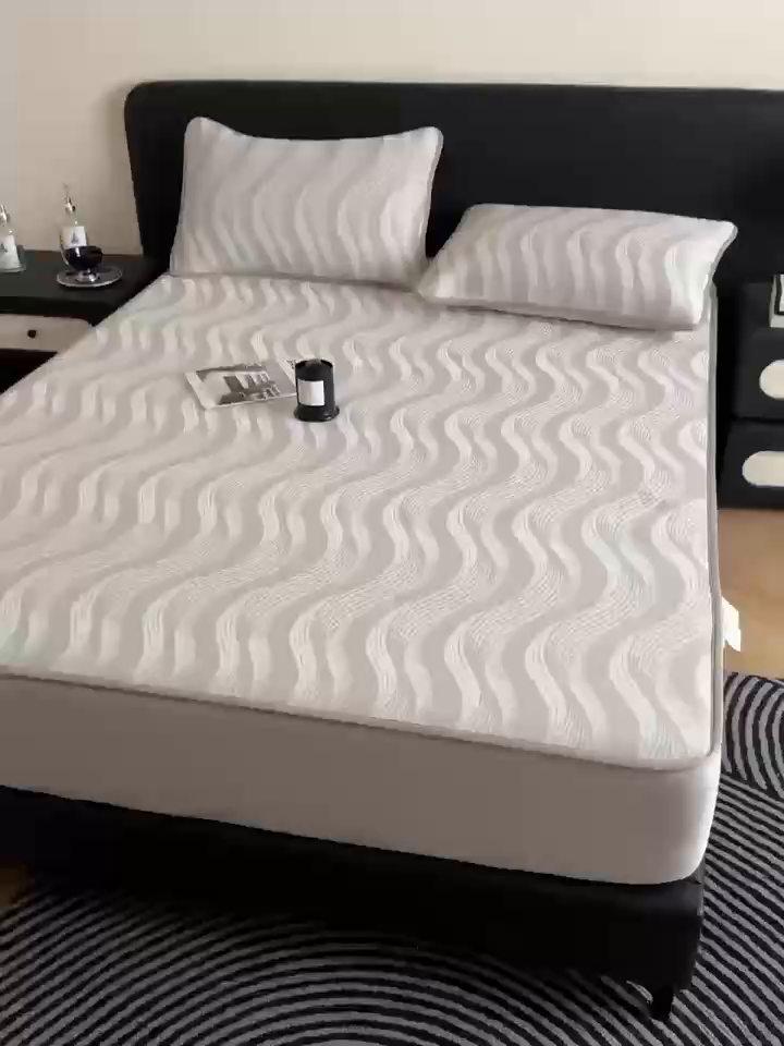 91家纺网 家纺一手货源 找家纺 九花鹿 2025新款A类PE凉感提花床笠款冰丝凉席软凉席可机洗可水洗 波纹（米灰）