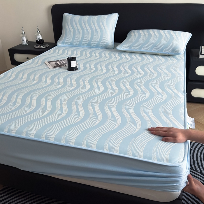 91家纺网 家纺一手货源 找家纺 九花鹿 2025新款A类PE凉感提花床笠款冰丝凉席软凉席可机洗可水洗 波纹（天空蓝）