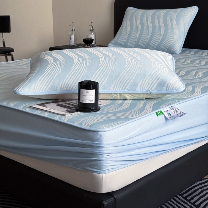 91家纺网 家纺一手货源 找家纺 九花鹿 2025新款A类PE凉感提花床笠款冰丝凉席软凉席可机洗可水洗 波纹（天空蓝）